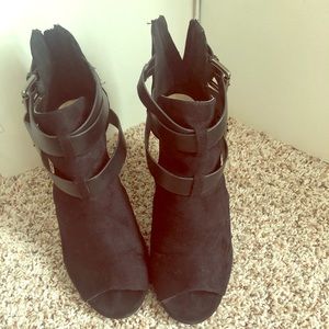 Shoedazzle. Booties.